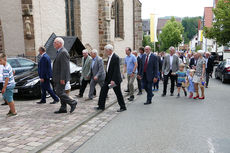 Fronleichnamsprozession durch die Straßen von Naumburg (Foto: Karl-Franz Thiede)